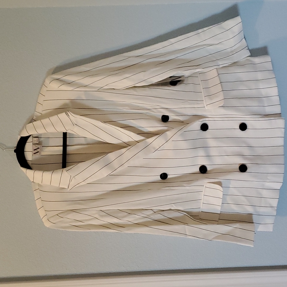 NWT Women's lightweight ivory with black stripes suit jacket. Size large.